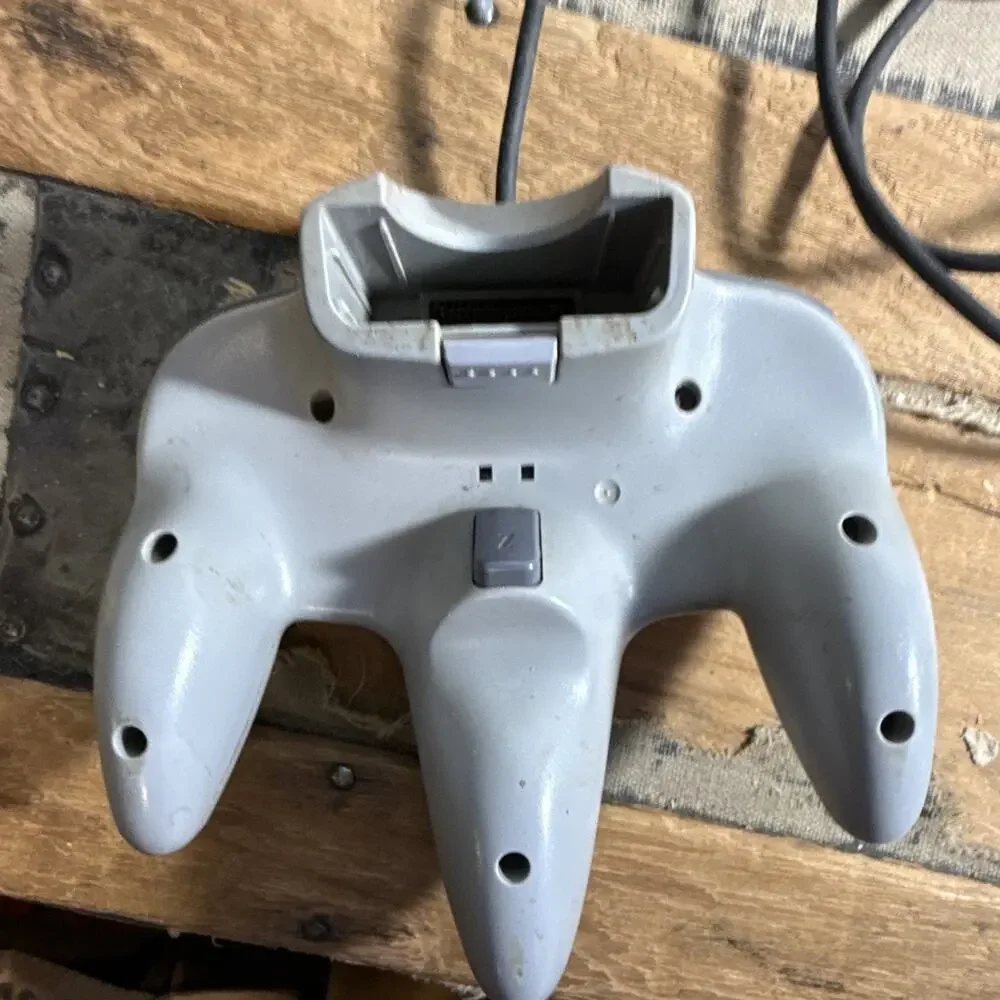 Nintendo 64 N64 Gray Wired Controller w/ Memory Expansion Port